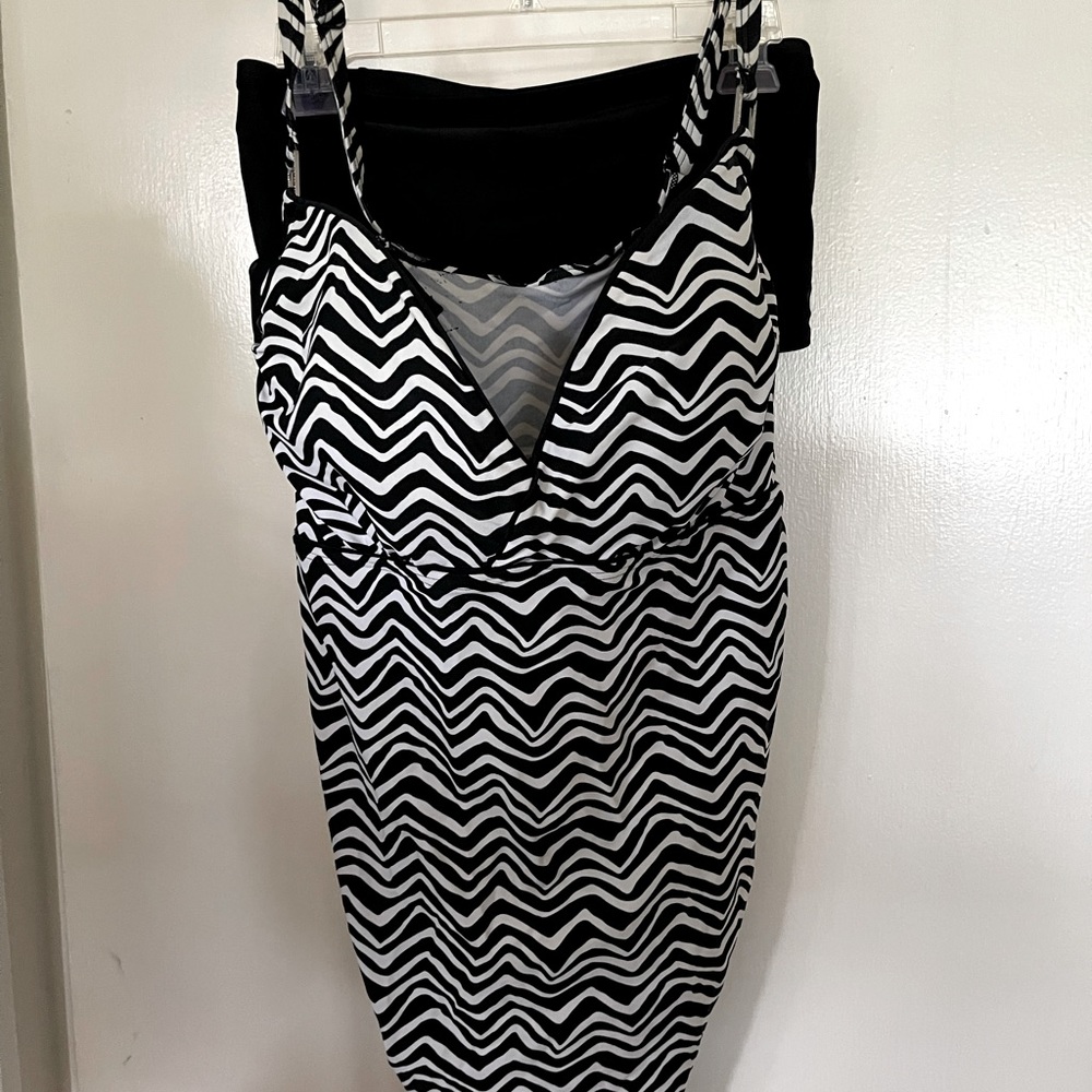 Black and white tanking with bra inside with underwire support